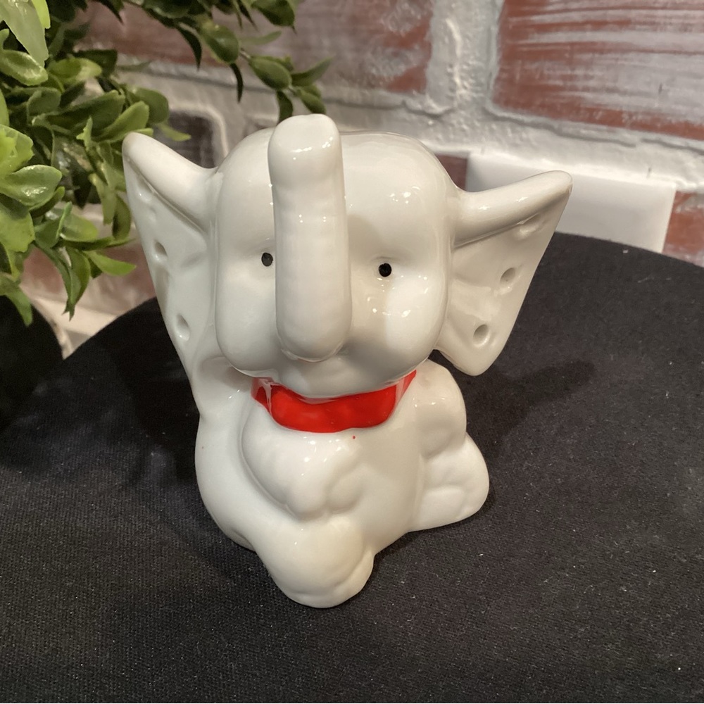 Cute as can be Ceramic Elephant decor piece - Gently Used - Great Condition